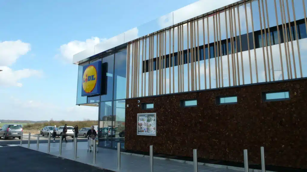 Photo de la devanture du supermarché Lidl à Bruay-la-Buissière dans le 62