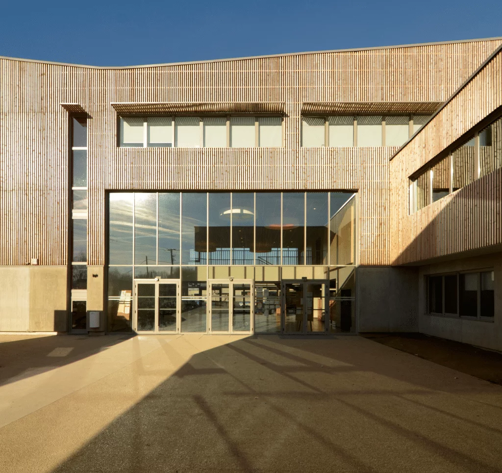 Photo de l'entrée extérieur du Collège Jean Mermoz à Laon dans le 02
