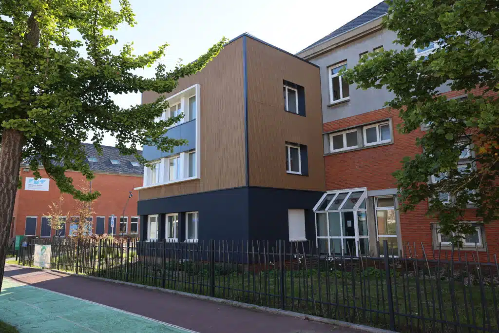 Photo du bâtiment Newton en façade à Douai dans le 59